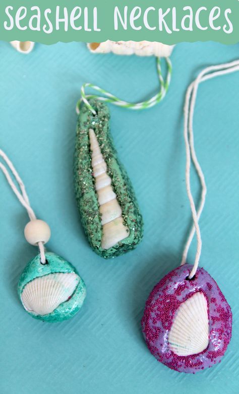 Fun beach shells souvenir ideas. Craft these as keepsakes with your sea shells you picked up while on vacation. Summer Camp Activity, Seashell Necklaces, Summer Camp Activities, Mermaid Crafts, Summer Camp Crafts, Vbs Crafts, Easy Jewelry, Seashell Necklace, Camping Activities