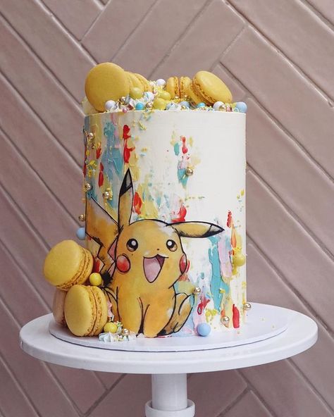 Butter and Sugar Cake Design az Instagramon: „✨💛 PIKACHU 💛✨ Painted Pokemon cake - there is something lovely about a aesthetically pleasing theme cake that makes me so happy. ❤️ Colour…” Pokemon Cake Ideas, Pikachu Cake Birthdays, Charizard Cake, Pastel Pokemon, Bolo Pikachu, Pokemon Cupcakes, Pokemon Themed Party, Pokemon Birthday Cake, Pikachu Cake