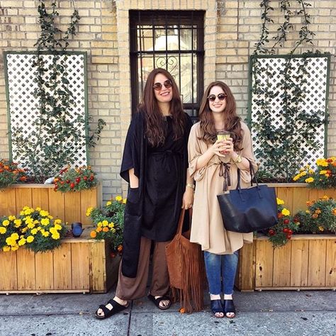 Meet Mimi and Mushky, the Jewish sisters-in-law behind the brand Modest Fashion Jewish, Jewish Woman Clothing, Mimu Maxi, Jewish Women Fashion, Tznius Fashion, Summer Modest Outfits, Tzniut Fashion, Jewish Stuff, Mom Clothes