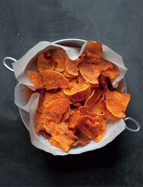 Veggie Chips Recipe, Butternut Squash Chips, Butternut Squash Benefits, Squash Chips, Feta Quiche, Pumpkin Chip, Healthy Chips, Veggie Chips, Butternut Squash Recipes