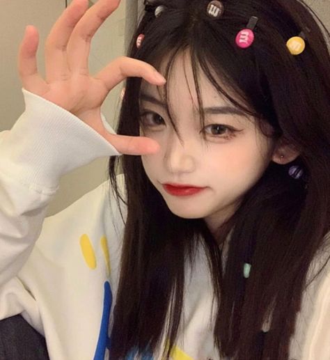 Ulzzang Girl Selca, Medium Long Haircuts, Ulzzang Korea, Korean Ulzzang, Aesthetic Grunge Outfit, 얼짱 소녀, Uzzlang Girl, Ulzzang Fashion