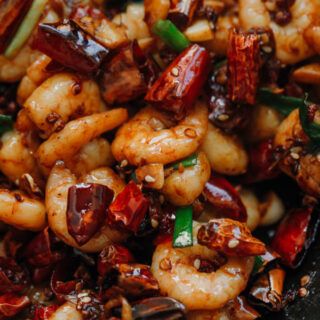 Szechuan Shrimp, Traditional Asian Dish, Szechuan Recipes, Sichuan Food, Asian Noodle Dishes, Wok Recipes, Asian Side Dishes, Shrimp Stir Fry, Easy Chinese Recipes