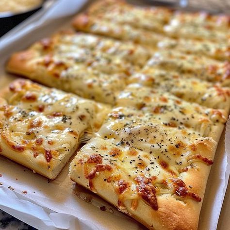 Tasty Cooking Pillsbury Pizza Crust Recipes, Garlic Sticks, Cheesy Garlic Breadsticks Recipe, Garlic Breadsticks Recipe, Cheesy Garlic Breadsticks, Breadsticks Easy, Cheesy Garlic Bread Recipe, Homemade Breadsticks, Breadsticks Recipe