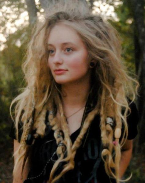 Fairie locks Fairy Locks Dreads, Fairy Locks, Rising Appalachia, Hippie Dreads, Hairstyle Drawing, White Dreads, Green Hair Girl, Embrace Messy Hair, Celtic Fairy