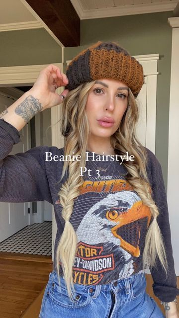 Beanie Hairstyles Long, Hairstyles With Beanies, Beanie Hairstyles, Easy Hair Tutorials, Texture Spray, Beige Blonde, Hair Tutorials Easy, Collar Bone, Easy Hair