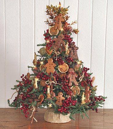 Gingerbread Tree...... Natal Country, Small Christmas Tree, Christmas Prep, Country Sampler, Creepy Christmas, Mini Tree, Prim Christmas, Colonial Christmas, Country Decorating