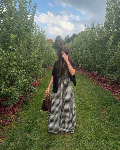 Quintessential fall in @princesspollyboutique 🍎 #pppartner #princesspolly #princesspollyboutique #fallfashion #newenglandfall Apple Picking Outfit, New England Fall, Apple Picking, Fall Fits, Mom Style, Princess Polly, Autumn Fashion, Boutique, My Style