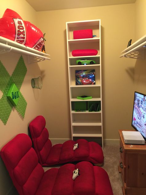 Closet Turned Gaming Room, Closet Game Room Ideas, Closet Game Room, Gaming Closet, Converted Closet, Teen Closet, Kids Nook, Sims 4 City Living, Kids Room Desk