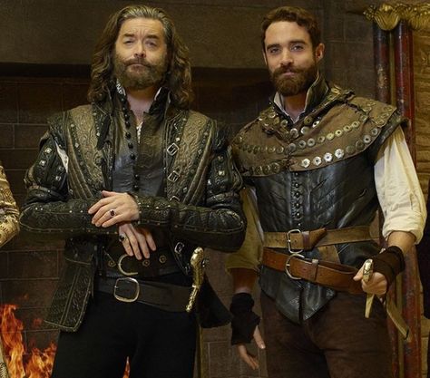 King Richard and Galavant: Enemies, frenemies, friends, "besties" (as Richard calls it). But which is the hero, and which the hero's BFF? That's what "Galavant" S2 is really about.... Medieval Outfit, Tv Shows Funny, King Richard, Fantasy Armor, Movie Sets, Middle Ages, Behind The Scenes, Tv Shows