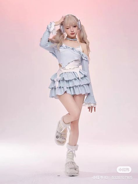 Full Body Reference Poses, Idol Pose, Women Portrait, Fashion Kawaii, Girl Fashion Style, Photo Cute, Standing Poses, Kawaii Fashion Outfits, Asian Outfits