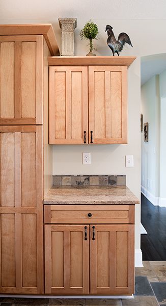 The Darby Lakes Kitchen | The Creative Kitchen Co. Maple shaker style cabinets Kitchen Cabinets Shaker Style, Kitchen Cabinet Trends, Maple Kitchen Cabinets, Maple Kitchen, Shaker Style Cabinets, Refacing Kitchen Cabinets, Kabinet Dapur, Best Kitchen Cabinets, Shaker Style Kitchens