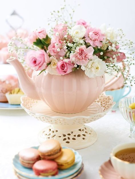 Summer Table Decorations, Gubahan Bunga, Bridal Tea Party, High Tea Party, Tea Party Theme, Tea Party Decorations, Bridal Tea, Vintage Tea Party, Tea Party Bridal Shower