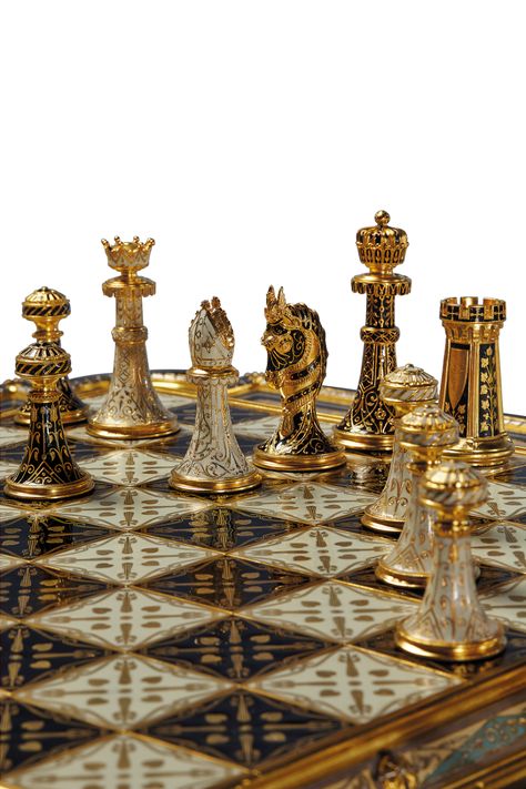 Fancy Chess Board, Ebony And Ivory, Chess Table, Chess Sets, Romance Club, Chess Pieces, 영감을 주는 캐릭터, Chess Set, Old Money