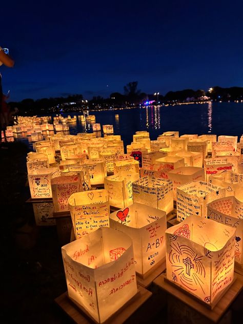 Water lantern festival Water Lantern Festival Decorating Ideas, Bible Picnic, Lantern Festival Aesthetic, Floating Water Lanterns, Floating Lantern Festival, Water Lantern Festival, Lantern Fest, Lantern Making, Lantern Wallpaper