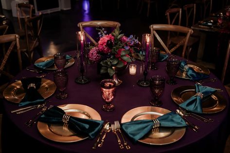 Jewel Tone Reception Table Settings, Jewel Tones Party, Moody Romantic Wedding Table Settings, Jewel Tone Party Decor, Vintage Jewel Tone Wedding, Emerald Green And Purple Wedding Decor, Jewel Tone Wedding Centerpieces Round Table, Moody Wedding Centerpieces Round Table, Plum And Emerald Wedding