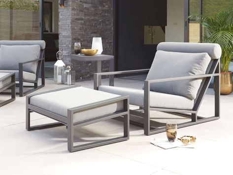 Get comfortable this summer with our luxury range of garden seating. A full selection of chairs, lounges and benches are available! Balcony Lounge, Modern Outdoor Lounge Furniture, Contemporary Garden Furniture, Garden Lounge Chairs, Wooden Lounge Chair, Aluminium Garden Furniture, Grey Lounge Chair, Balcony Table And Chairs, Modern Outdoor Patio