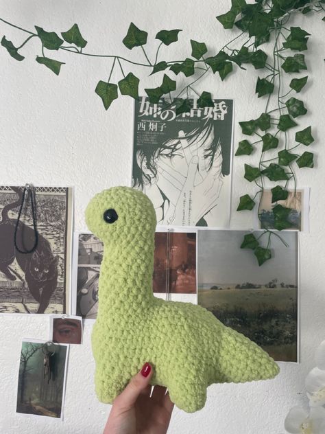 Green Plushie Aesthetic, Crochet Plush Aesthetic, Crochet Projects With Green Yarn, Crochet Green Animal, Small Green Crochet Projects, Crochet Green Plushie, Crochet Green Amigurumi, Green Crotchet Ideas, Things To Crochet With Dark Green Yarn