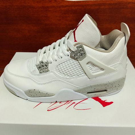 Air Jordan 4 Retro White Oreo Basketball Shoes Men's 8.0 = Women's 9.5 = Eu 41.0 Men's 8.5 = Women's 10.0 = Eu 42.0 Men's 9.0 = Women's 10.5 = Eu 42.5 Men's 9.5 = Women's 11.0 = Eu 43.0 Men's 10.0 = Women's 11.5 = Eu 44.0 Men's 11.0 = Women's 12.5 = Eu 45.0 New In Box! Thank You For Your Order And I Hope You Enjoy Your New Pair Of Sneakers! Oreo Jordans, Oreo Basketball, Jordans 4s, Jordan 4’s, Pretty Sneakers, Shoes For School, Nike Fashion Shoes, Pretty Shoes Sneakers, Jordan Shoes Retro