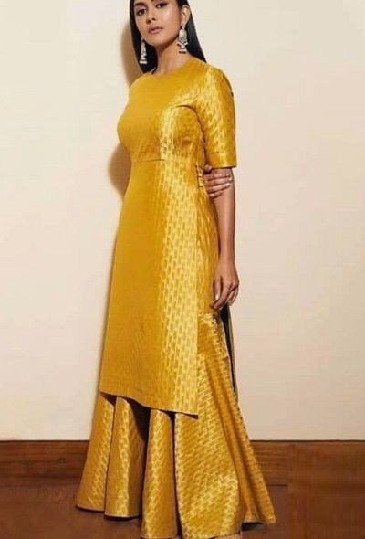 Sharara Suit Designs, Ladies Suit Design, Silk Kurti Designs, Sharara Designs, Heavy Dresses, Fancy Sarees Party Wear, Simple Kurta Designs, Sharara Suit, Salwar Kamiz