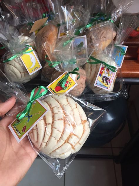 Mexican bread for a mexican party Mexican Theme Party Decorations, Mexican Baby Shower, Mexican Birthday Parties, Mexican Themed Weddings, Mexican Bread, Mexican Party Decorations, Mexican Snacks, Mexican Fiesta Party, Fiesta Birthday Party