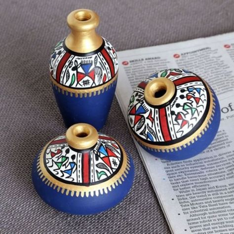 Rukhwat Ideas, Miniature Terracotta Pots, Pot Painting Ideas, Pottery Painting Ideas, Worli Painting, Pot Painting, Painted Pots Diy, Miniature Set, Paint Your Own Pottery