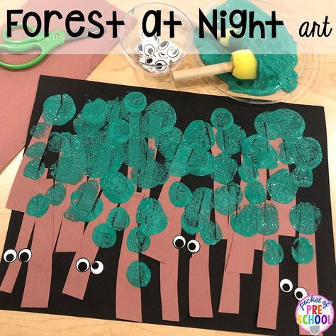 Forest at night art for a Nocturnal Animals theme in preschool, pre-k, or kindergarten.  #preschool #prek #nocturnalanimalstheme #artcenter Animal Habitat Art Preschool, Prek Trees Activities, All About Animals Preschool, Animal Theme Ideas For Preschoolers, Forest Animals Theme Preschool, Preschool Habitat Crafts, Forest Animal Toddler Art, Preschool Night Craft, Pre K October Themes