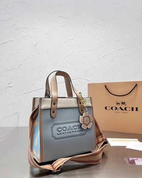 Coach Purse Outfit, Coach Backpacks, Tas Coach, Coach Vintage Handbags, Pink Coach Purses, Expensive Bag, Purse Coach, Girly Bags, Luxury Purses