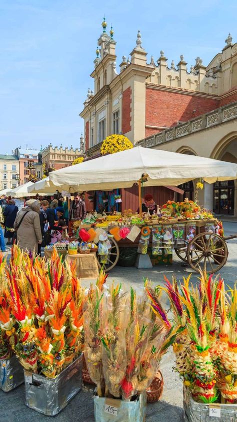 Easter traditions in Poland | Kids in the City Easter In Poland, Painted Eggs Easter, Polish Easter Traditions, Babka Cake, White Sausage, Food Samples, Polish Easter, Polish Traditions, Holy Saturday