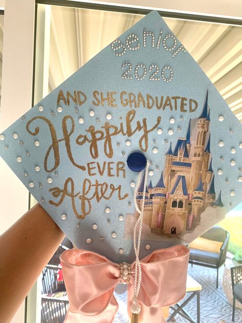 Graduation Cap Designs Disney, Graduation Cap Designs Funny, Cute Graduation Caps, Disney Grad Caps, Senior Caps, High School Graduation Cap Designs, Disney Graduation Cap, Creative Graduation Caps, Disney Graduation