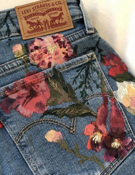 Mukaish Embroidery, Jeans Custom, Painted Clothes Diy, Mode Kimono, Denim Art, Diy Vetement, Custom Jeans, Painted Jeans, Floral Jeans