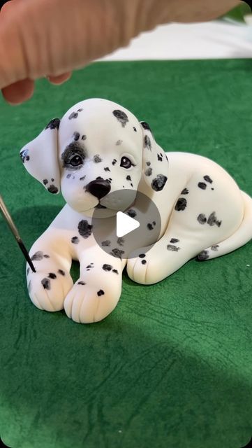 Fondant Dog Tutorial, Fondant Puppy, Dalmatian Cake, Fondant Animals Tutorial, Puppy Dog Cakes, Fondant Dog, Fondant Ideas, Cake Dog, Fondant Figures Tutorial