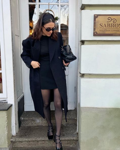 9 Elegant Autumn Outfits I'll Be Wearing to Look Chic This Season | Who What Wear UK Demure Outfit, Satin Skirt Outfit, Long Outerwear, Paris Outfits, Womens Fashion Inspiration, Autumn Outfits, All Black Outfit, Fall Fashion Trends, Basic Outfits