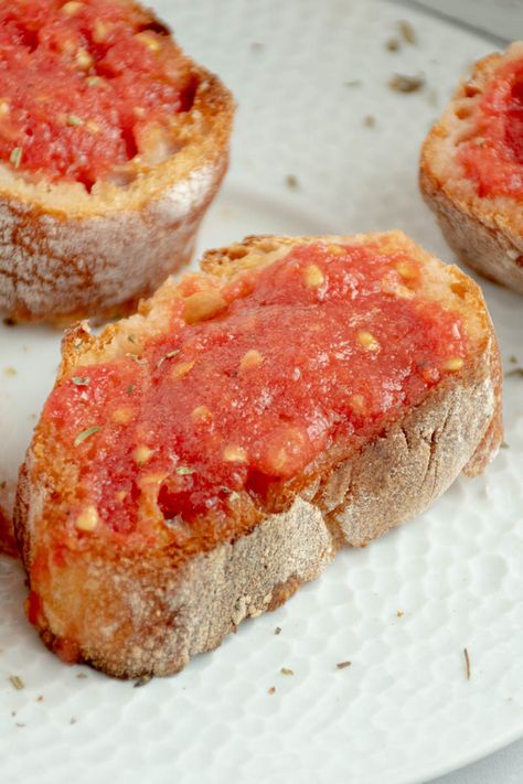 Spanish Tomato Bread, Tomato Bread, Barcelona Food, Tapas Recipes, Spanish Dishes, Spicy Sauce, Cured Meats, Fresh Bread, Food Tips