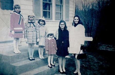 The true story of the Perron family, the Harrisville Haunting The Conjuring True Story, Conjuring House, Paranormal Activities, Conjuring Universe, Lorraine Warren, Paranormal Stories, Ghost Sightings, Spooky Stuff, Creepy Stuff