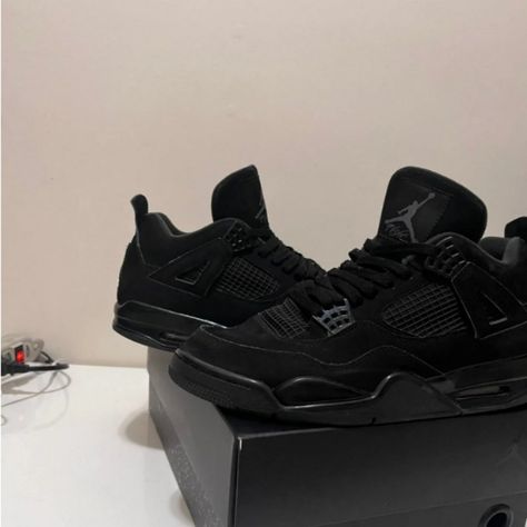 Air Jordan 4 Retro (Black Cat) Never Worn, Authentic 2020 Release Tenis Jordan Retro, Zapatillas Aesthetic, Air Jordan 4 Retro Black, Zapatillas Jordan Retro, Jordan 4 Bred, Jordan 4 Black, Athleisure Men, Jordan Retro 4, Jordan 9 Retro