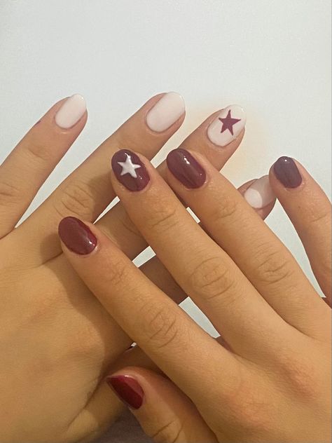 Red Nail Polish Designs, Red Star Nails, Nails Red And White, Red Nail Inspo, Short Red Nails, Stars Nails, Berry Nails, Red And White Nails, Classy Acrylic