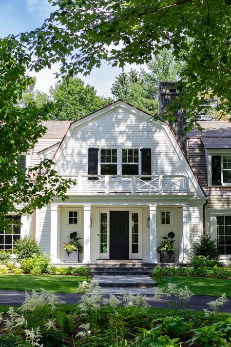 Quintessential Concord Gambrel Town — Mellowes and Paladino Dutch Gambrel Exterior, Stone Gambrel House, Gambrel House, Gambrel Exterior, Small Colonial, Dutch Colonial Homes, Gambrel Barn, Gambrel Style, Village Ideas