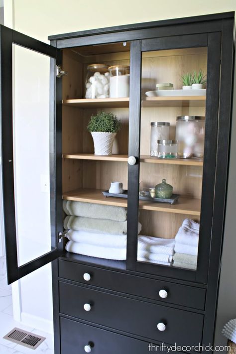 Glass Cabinet Makeover, Vitrine Ikea, Glass Kitchen Cabinet Doors, Thrifty Decor Chick, Ikea Bathroom, Ikea Hemnes, Ikea Cabinets, Cabinet Makeover, Kitchen Cabinet Doors