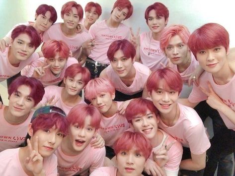 Skz And Nct, Nct Ot26 2024, Nct Group Photo, Funny Group Photos, Nct Icon, Nct Group, Nct Chenle, Nct Life, Funny Kpop Memes