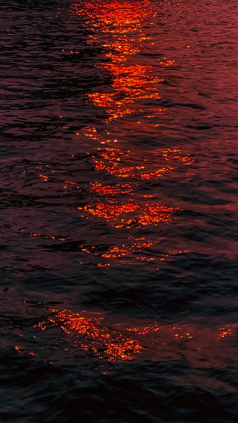 Red Ocean Wallpaper, Sunset Red Aesthetic, Sunset Core Aesthetic, Sunsetcore Aesthetic, Paige Aesthetic Core, Orange Ocean Aesthetic, Island Night Aesthetic, Phoenix Core Aesthetic, Orange Wine Aesthetic