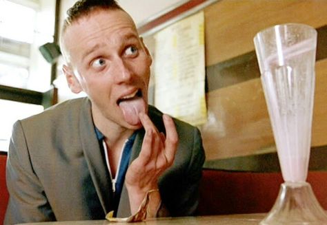 Ewen Bremner (as 'Spud' Murphy), takes a dab of speed before a job interview in the film 'Trainspotting'. (1996) Spud Trainspotting, Ewen Bremner, Big Television, Sick Boy, Trainspotting, Cinema Movies, Movie Shots, People Change, Youth Culture