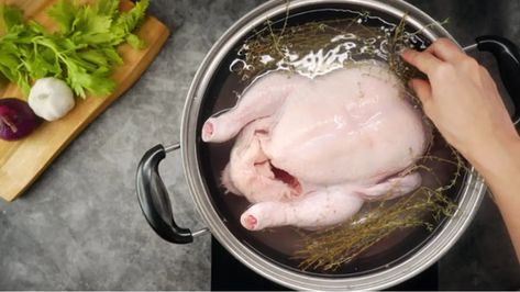 How Long Does Chicken Take to Boil? Boil Whole Chicken, Cold Chicken Salads, Ways To Cook Chicken, Poached Chicken, Boiled Chicken, Stuffed Whole Chicken, Whole Chicken, Boneless Skinless Chicken Breast, Skinless Chicken Breast