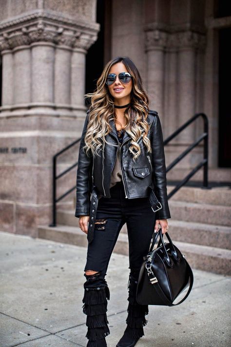 fashion blogger Mia Mia Mine wearing minnetonka moccasin fringe boots and a leather jacket Minnetonka Boots Outfit, Moccasin Boots Outfit, Minnetonka Moccasins Outfit, Fringe Boots Outfit, Texas Outfits, Moccasins Outfit, Minnetonka Boots, Black Fringe Boots, Fall Boots Outfit