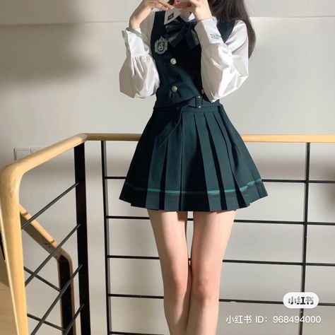 Green School Uniform, Hogwarts Outfits, School Uniform Outfits, School Uniform Fashion, Uniform Fashion, School Uniforms, Ulzzang Fashion, Closet Fashion