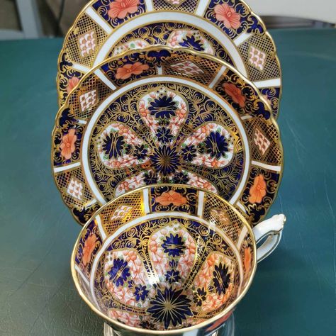 C1930's Royal Crown Derby Old Imari #1128. https://www.etsy.com/au/listing/1728269970/royal-crown-derby-old-gold-imari-tea-cup Royal Crown Derby, Crown Royal, Tea Cup, Derby, Tea Cups, Crown, China, Tea, Gold