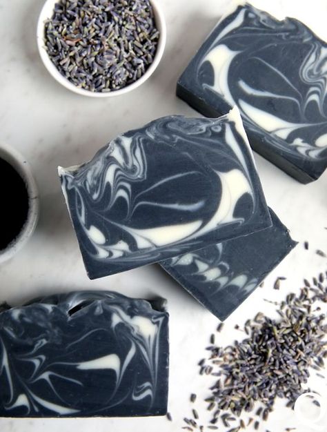 Natural Soap Making Recipes, Soap Queen, Cold Process Soap Recipes, Soap Tutorial, Soap Making Recipes, Charcoal Soap, Body Creams, Homemade Soap Recipes, Lavender Soap