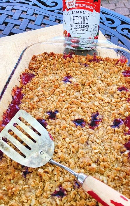 Cherry Oatmeal Crisp, Easy Cherry Crisp, Cherry Crisp Recipe Easy, Canned Pie Filling, Cherry Crisp Recipe, Oatmeal Dessert, Cherry Oatmeal, Oatmeal Crisp, Angel Food Cake Desserts