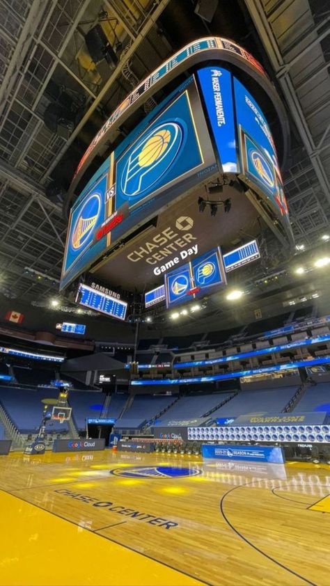 Nba Arenas, Basketball Arena, Nba Warriors, Curry Warriors, Basket Nba, Basketball Is Life, Basketball Photography, Nba Wallpapers, Basketball Wallpaper