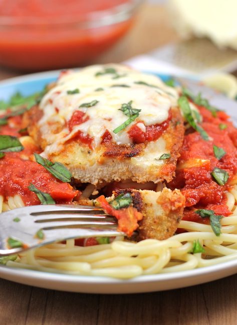 Baked Chicken Parmesan - Damn Delicious Makanan Italia, Baked Chicken Parmesan, Marjoram, Chicken Parmesan, Eat Smarter, Baked Chicken, How To Cook Pasta, I Love Food, Chicken Dishes