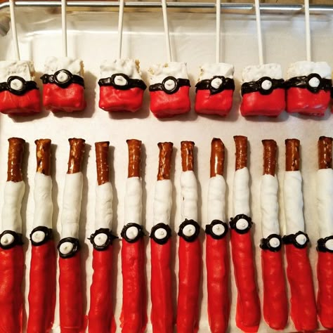 Pokemon Themed Desserts, Pokemon Birthday Desserts, Pokemon Appetizers, Pokemon Sleepover Party, 90s Appetizers, Pokemon Rice Krispie Treats, Pokemon Snacks Ideas, Pokémon Snacks, Pokemon Birthday Party Food